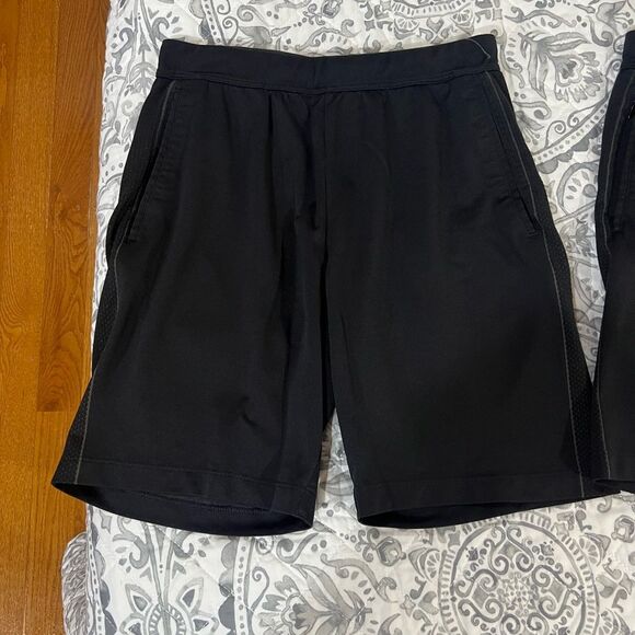 Uniqlo Shorts Bundle - Picture 2 of 4